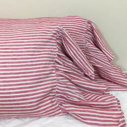 A Pair Of Red & White Striped Pillow Cases With Mermaid Long Ruffles, Farmhouse Style - thumbnail 3