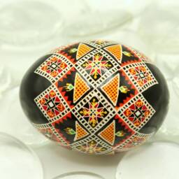 Hand Painted Ukrainian Pysanka Egg - Geometric Black Orange Folk Art Chicken Eggshell - thumbnail 3