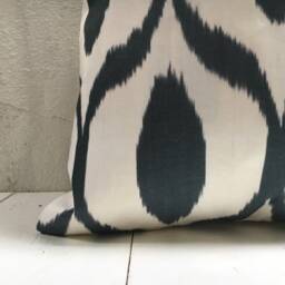 Handwoven Silk Ikat Pillow Cover, Decorative Cushion - 20x20 - thumbnail 3