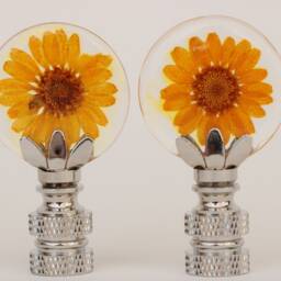 Daisy Flower Lamp Finials in Yellow - Natural Flowers Clear Acrylic On Shiny Chrome Hardware A Single Finial Or Matching Pair - thumbnail 2