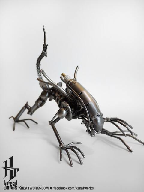 Mini Metal Monster Crouching - Small Item - image 1