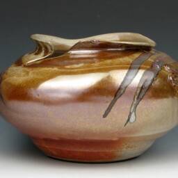 "Wide Vessel With Split Rim - Shino Vase Shiny Gold Luster 5.5"" X 8" - thumbnail 3