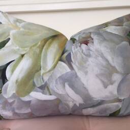 Decorative Pillow Cover in Peonia Grande Zinc, Designers Guild - thumbnail 2