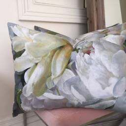 Decorative Pillow Cover in Peonia Grande Zinc, Designers Guild - thumbnail 3