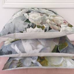 Decorative Pillow Cover in Peonia Grande Zinc, Designers Guild - thumbnail 4