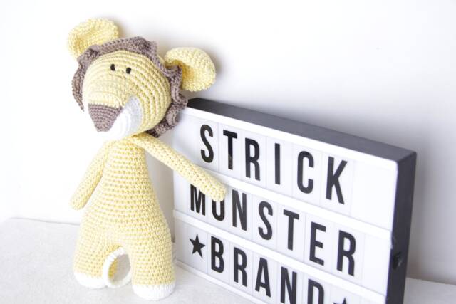 Music Box Lion Leo - Crochet - image 1