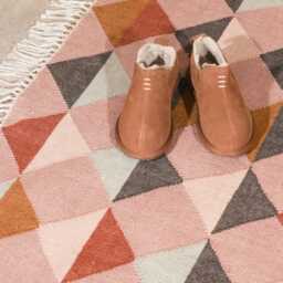 Pink Geometric Durable Rectangular Rug With Off White Fringe - thumbnail 3