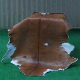 Exquisite Goat Skin Rug - Sustainable Luxury For Modern Interiors