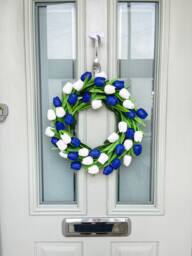 Blue & White Tulip Wreath Finnish Flag Inspired Summer Decor - thumbnail 1