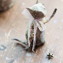 Vintage Inspired Cotton Spun Bow Cat - thumbnail 3