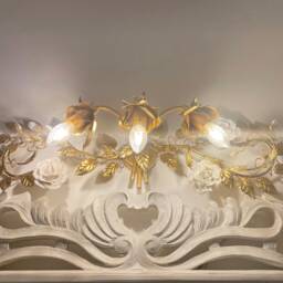 Wall Lamp Gold Leaf White Porcelain Roses & Crystals 3 Lights Over The Mirror Bathroom - thumbnail 2