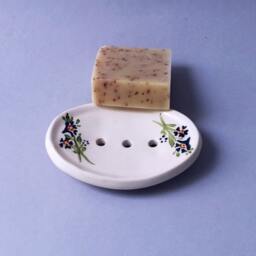 Ceramic Soap Dish, Oval Draining Soap Pottery White Oval Tray in Retro Style, Painted With Blue Flowers - thumbnail 3