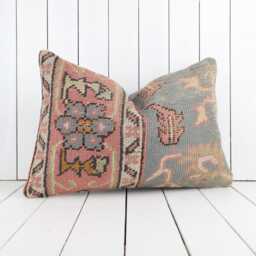 Handmade Vintage Turkish Kilim Pillow Cover - 16x24 - thumbnail 3