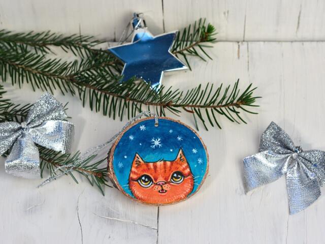 Red Cat, Wooden Slice Christmas Ornament, Hand Made Hanging Decoration - image 1