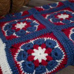 African Rose 100% Wool Baby Blanket in Blue, Red & White - thumbnail 2