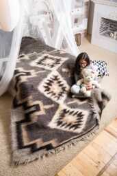Hutsul Blanket Wool Fluffy Bed Cover - thumbnail 1