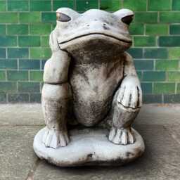 Sitting Frog Sculpture Concrete Amphibian Figurine Outdoor Yard Ornament Toad Decoration Front Door Statue Handmade Gift - thumbnail 3