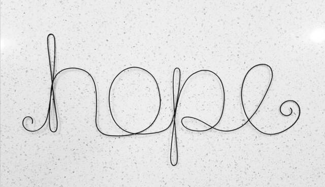 Hope Wire Wording Wall Hanging - image 1