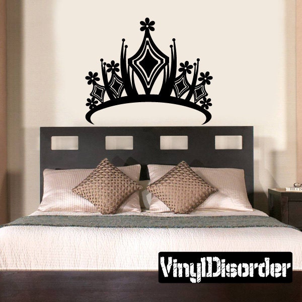 Princess Crown Vinyl Wall Decal Or Car Sticker - Mv007Et - image 1