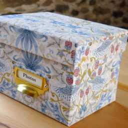William Morris Photo Box Strawberry Thief Petite Linen, Handmade in England - thumbnail 4