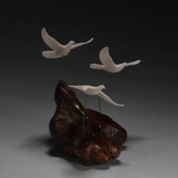 Dove Trio Sculpture By John Perry 6 Inches High On Burlwood Base - thumbnail 3