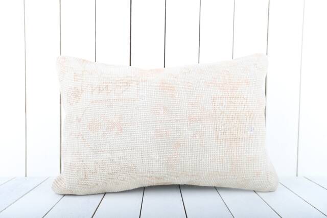 Handmade Turkish Kilim Pillow Cover Vintage Anatolian Design - 16x24 - image 1