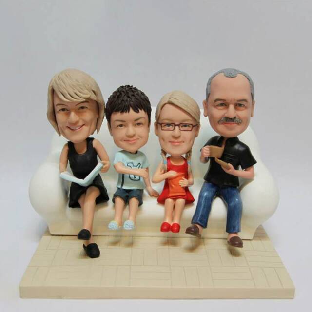 Custom Family Figurine - Bobblehead Statues - image 1