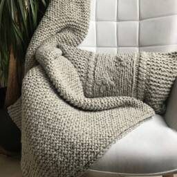 Handmade Alpaca Knit Throw Chunky Wool Blanket, Cozy Living Room Decor - thumbnail 2