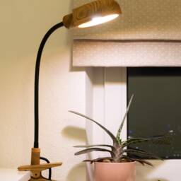 Wooden Clamp Lamp Yaiko, Clip On Desk With Flexible Gooseneck, Bedside Reading Light, Modern Lighting - thumbnail 2