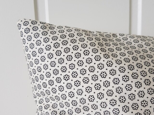 40x40 cm/ 15, 7x15, 7 Inch Cream W. Black Floral Print Pillow-Cover, Cotton - image 1