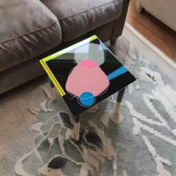 Abstract Pop Art Resin Side Table, Modern Black Pink Epoxy Coffee Table - thumbnail 3