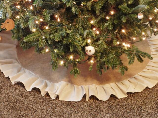 Natural Burlap Christmas Tree Skirt With Off White Ruffle - Farmhouse - Rustic Cottage Holiday Decor - Beige & White - Country - image 1