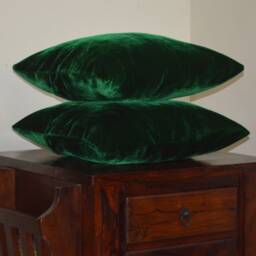 "Green Coloured Pillow/Sham Cover in Viscose Velvet - 18 "" X" - thumbnail 3