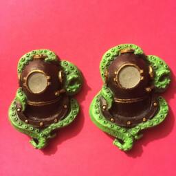 Deluxe Diving Helmet Magnet With Tentacles - thumbnail 2
