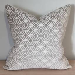 Romo Arlyn Niko Doeskin & Omega Velvet Cushion Cover 45x45 cm - thumbnail 1