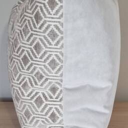 Romo Arlyn Niko Doeskin & Omega Velvet Cushion Cover 45x45 cm - thumbnail 2
