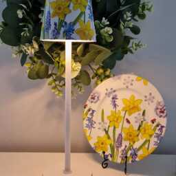 Beautiful Tall Daffodil Meadow Indoor/Outdoor Usb Rechargeable Table Lamp.matching Picture Plate Available.cordless.hand Decorated - thumbnail 3