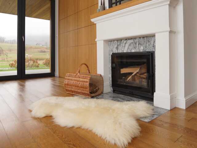 "Regular Sheepskin 48 ""x 28" - image 1