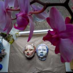 Ceramic Wall Face With Wire Details - thumbnail 4