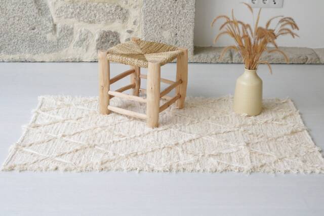 Medium Diamond Motif Cream Rug Shag Rug, Geometric Bathroom Kitchen Bedroom Nursery Recycled Beiger Teppich - image 1