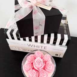 Rose Candle - Birthday Luxury Gift Wax Flower Coco Soy Triple Cotton Wick 450G Box & Ribbon - thumbnail 3