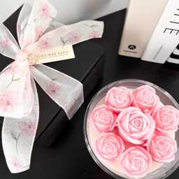 Rose Candle - Birthday Luxury Gift Wax Flower Coco Soy Triple Cotton Wick 450G Box & Ribbon - thumbnail 4