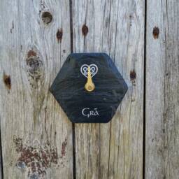 Celtic Knot Slate Clock - Irish Love Gra Wall Decor - thumbnail 3