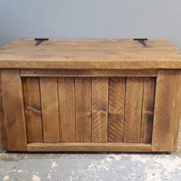 Reclaimed Rustic Wooden Trunk/Coffee Table Free Delivery - thumbnail 2
