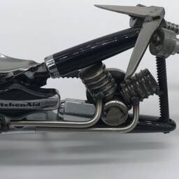 Motorcycle Made From Reclaimed Objects-Desktop Chopper - thumbnail 2