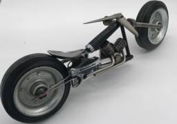 Motorcycle Made From Reclaimed Objects-Desktop Chopper