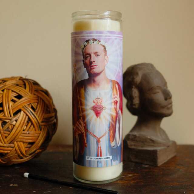 Saint England World Cup Squad Prayer Candle Scented Vegan Soy Wax, 120Hr Burn - image 1