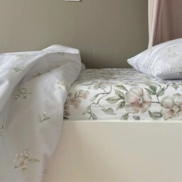 May Garden On White - Fitted Sheet - thumbnail 3