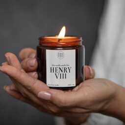 Henry Viii Candle, Gift For History Lovers, Luxury Soy Wax - thumbnail 1