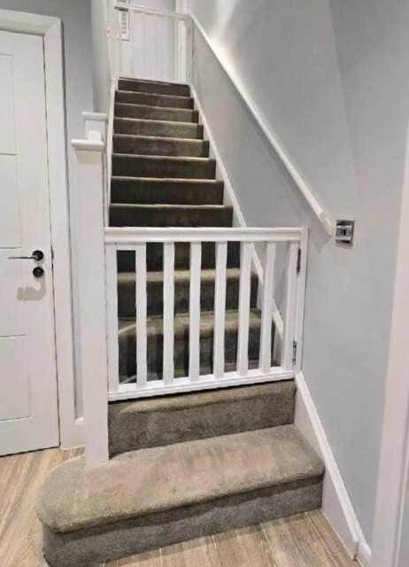 Stop Chamfered Stair Gate - image 1